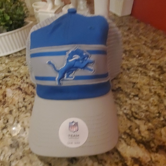 * NFL DETROIT LIONS CAP NEW Adjustable NEW - Picture 2 of 4